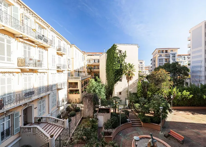 Eden Park 2 Piece, Clim, Parking