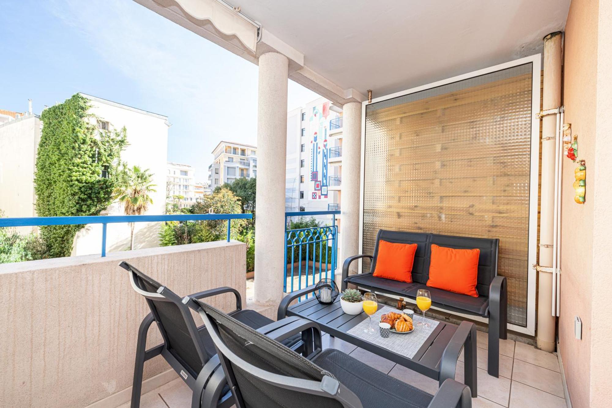 Eden Park 2 Piece, Clim, Parking Apartment