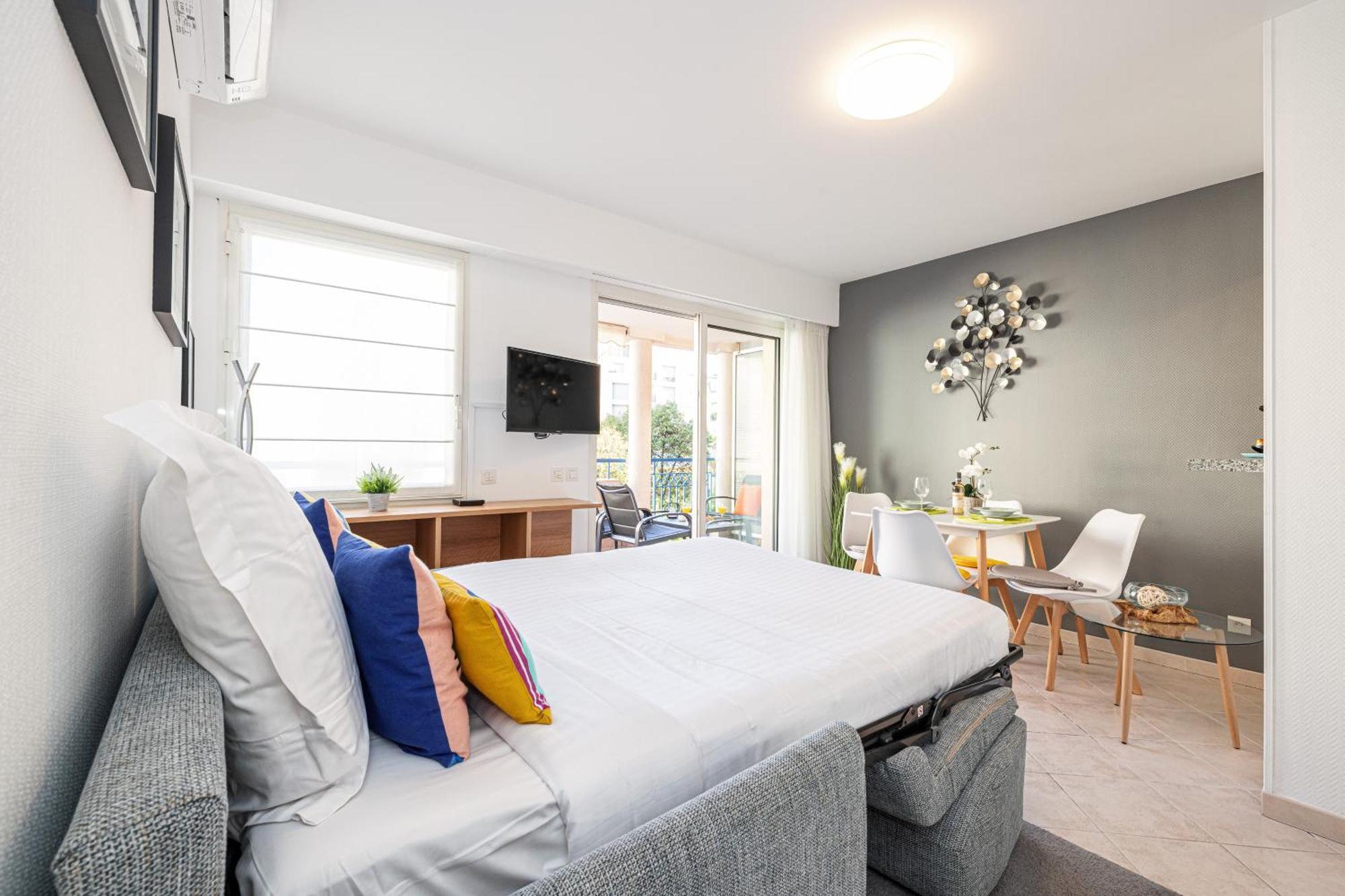 Eden Park 2 Piece, Clim, Parking *