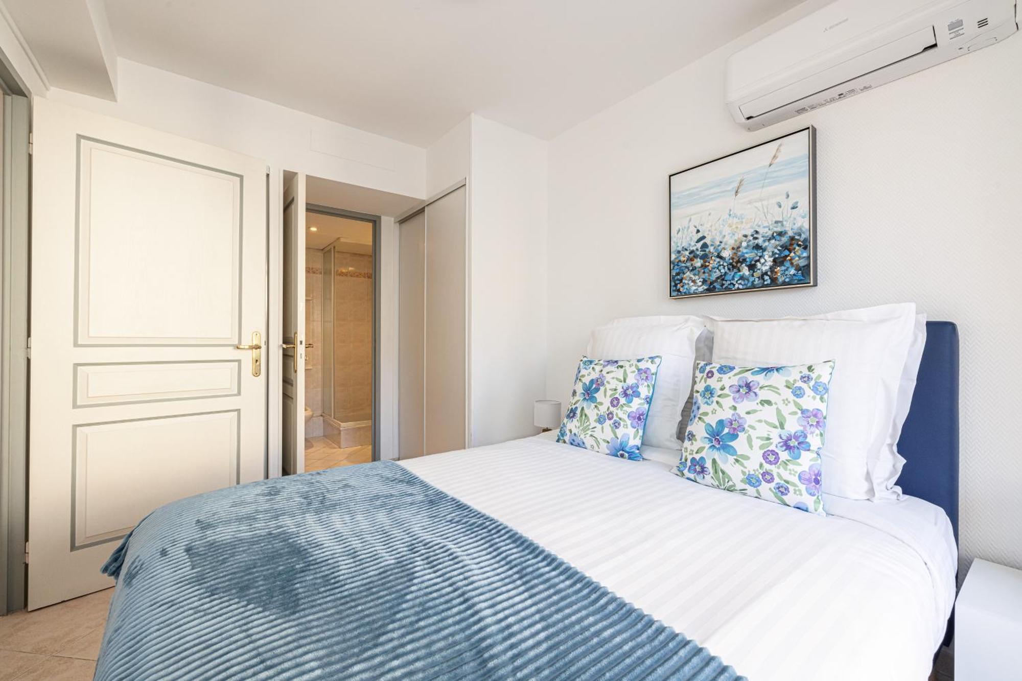 Eden Park 2 Piece, Clim, Parking *