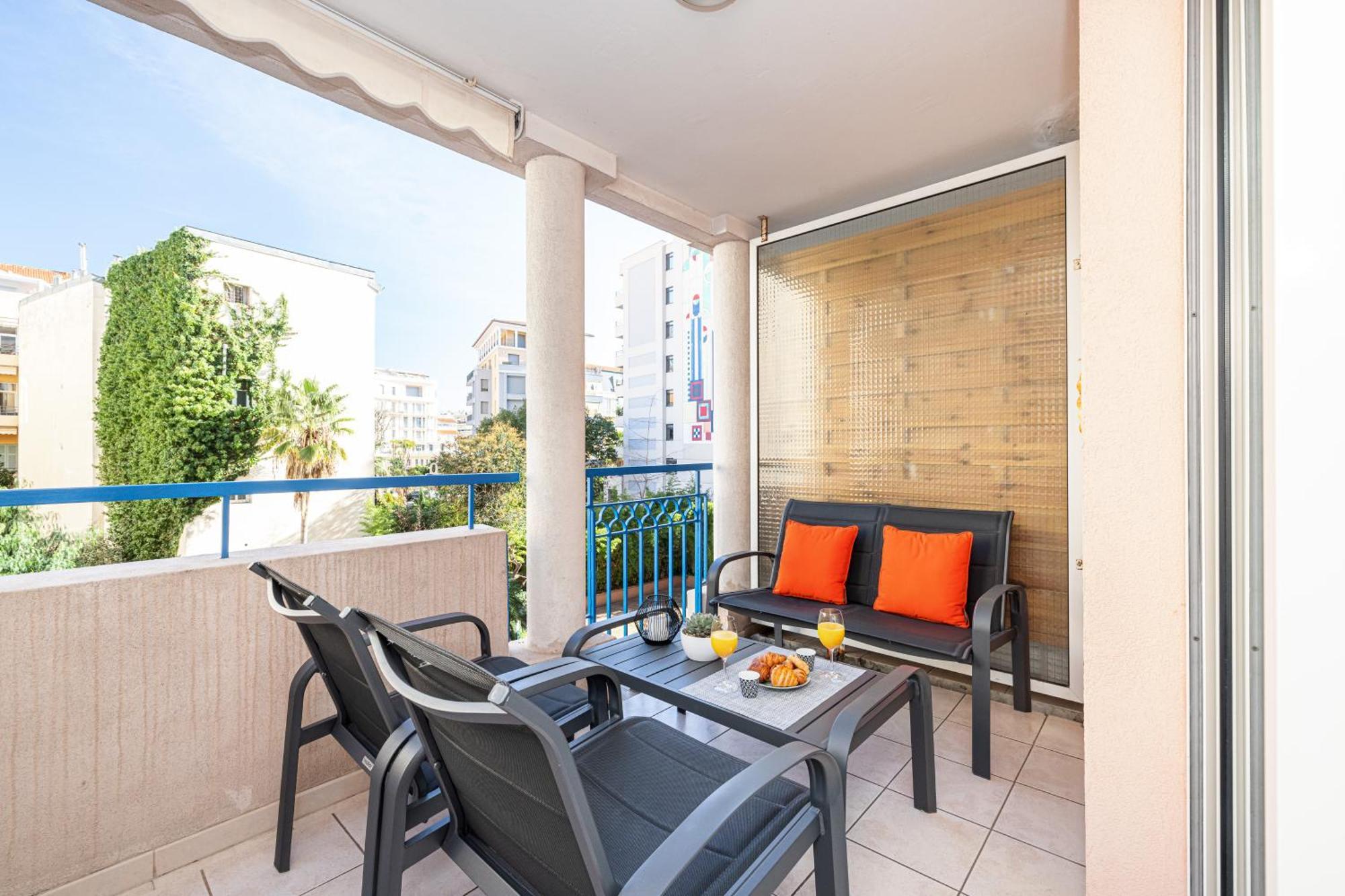 Eden Park 2 Piece, Clim, Parking Apartment *